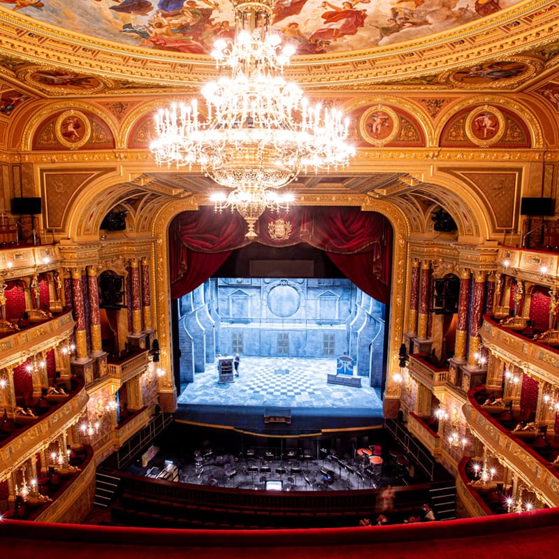 opera-installalt-hang2-opt