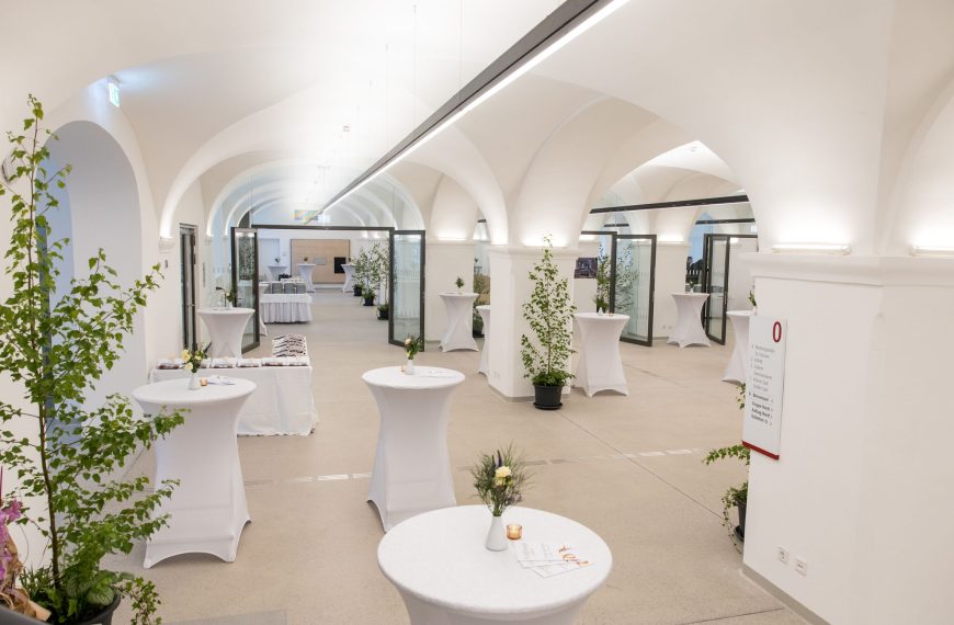 Kortárs világítás egy történelmi térben – a KSCAPE RAIL megoldás Kemptenben